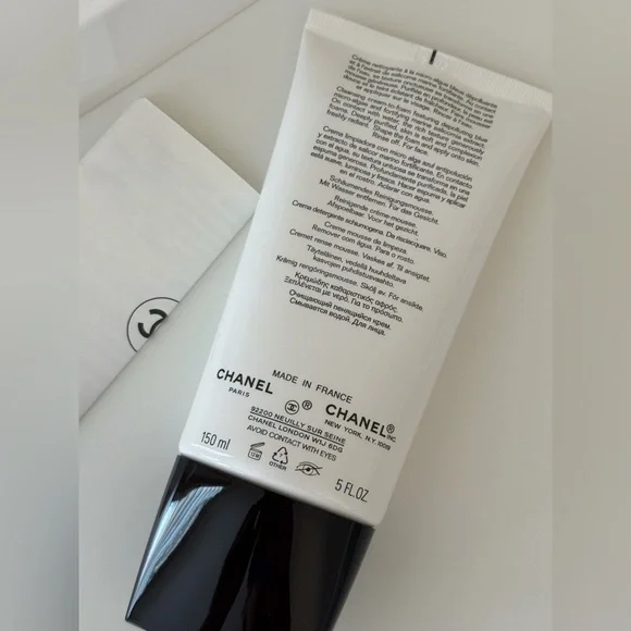 NWT Chanel La Mousse Camellia Cleansing Cream-to-Foam - Picture 3 of 7